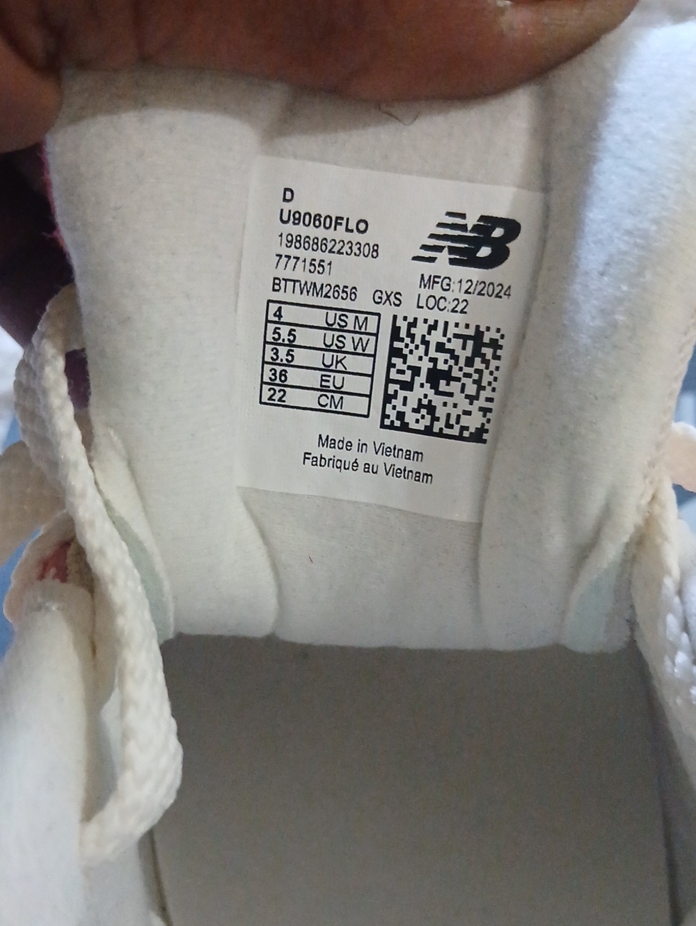 NEW BALANCE 9060 - Picture 10 of 13